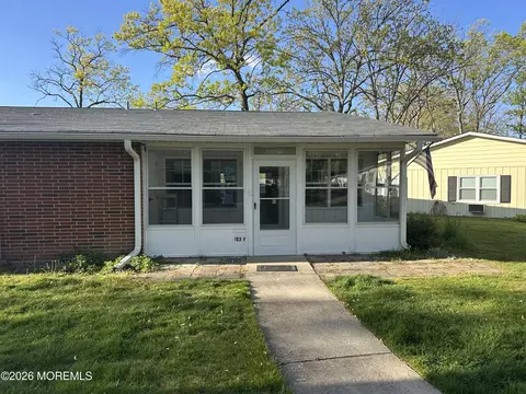 103 Edinburgh Ln # F, Lakewood, NJ 08701