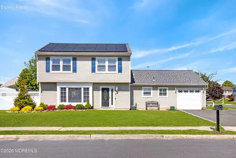 3 Annie Dr, Howell, NJ 07731