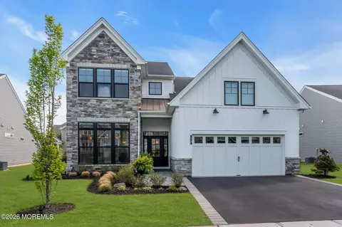 19 Wood Spring Rd, Farmingdale, NJ 07727
