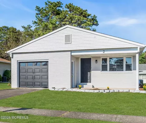 2 Sabinas St, Toms River, NJ 08757