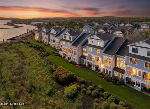 70 Golden Eye Ln, Port Monmouth, NJ 07758