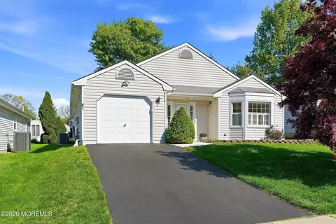 10 Springhill Dr, Brick, NJ 08724