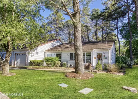 716 Wooton Ct # A, Manchester, NJ 08759