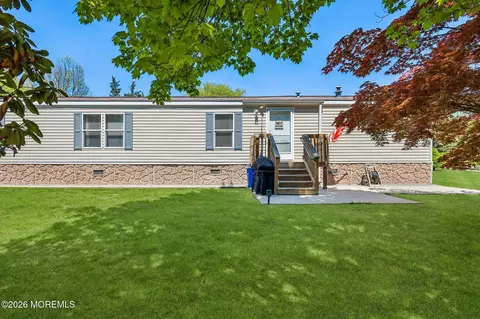 9 Kay Ln #9, Howell, NJ 07731