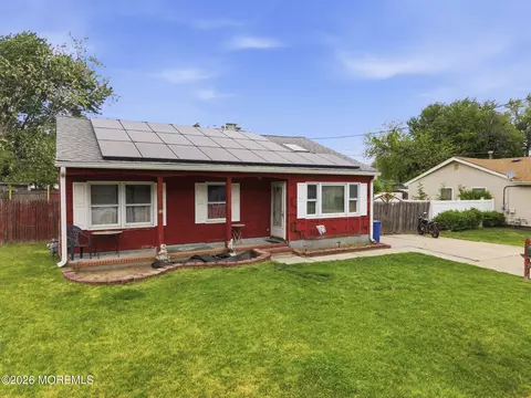 168 Milton Ave, Cliffwood, NJ 07721