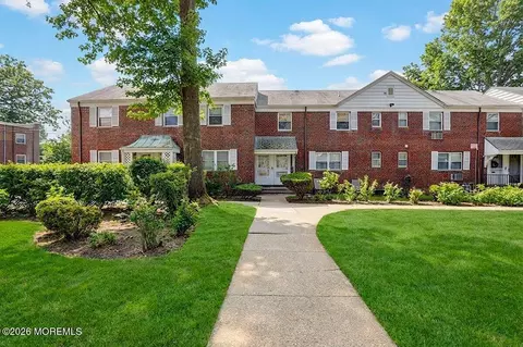 147 Manor Dr, Red Bank, NJ 07701