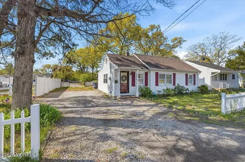 477 Mantoloking Rd, Brick, NJ 08723