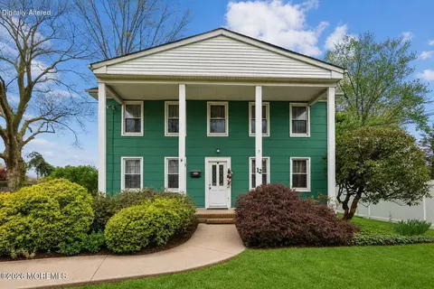 12 Willow Brook Rd, Freehold, NJ 07728