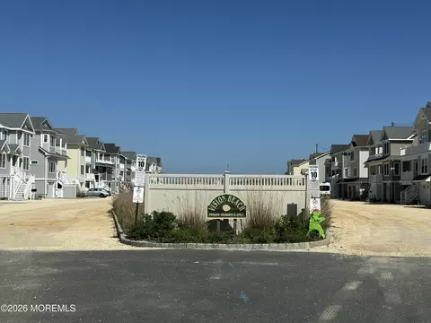 15 S Beach Dr, Seaside Heights, NJ 08751