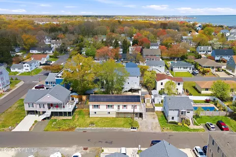 87 Oregon Ave, Waretown, NJ 08758