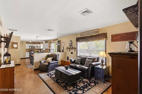 Living - 87 Oregon Ave, Waretown, NJ 08758 photo 2 of 4