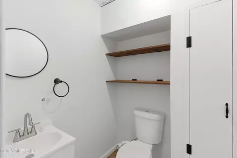 Bath - 87 Oregon Ave, Waretown, NJ 08758 photo 4 of 4