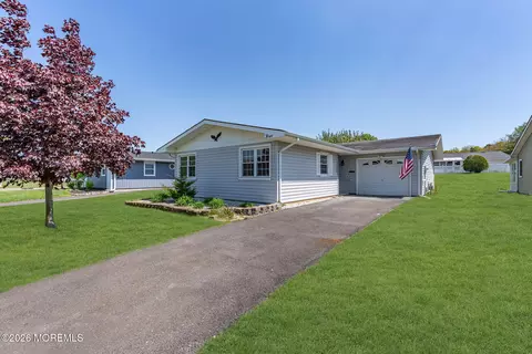 3 Markham Rd, Brick, NJ 08724