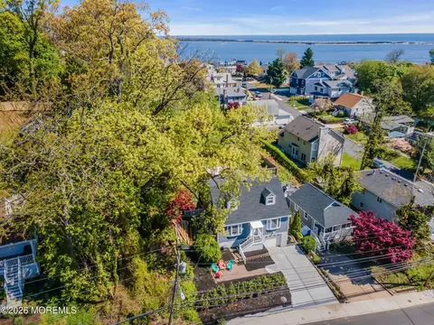 212 Linden Ave, Highlands, NJ 07732
