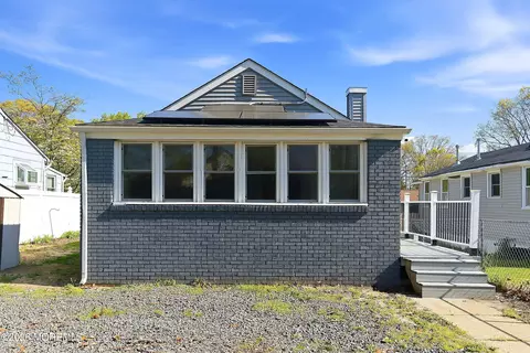 1978 South St, Toms River, NJ 08753