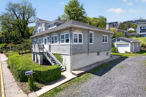 71 Portland Rd, Highlands, NJ 07732