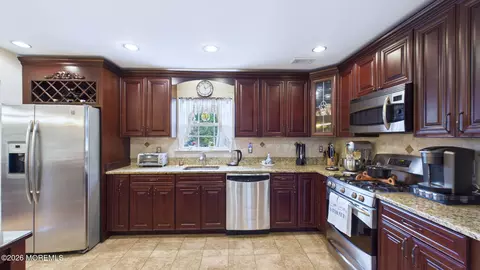 Kitchen - 21 Netty St, Howell, NJ 07731 photo 3 of 5