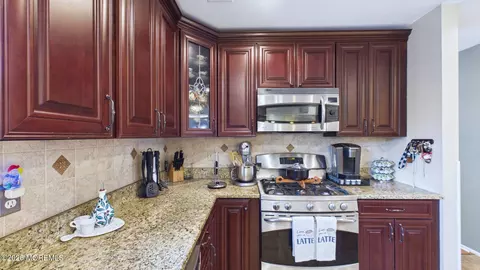 Kitchen - 21 Netty St, Howell, NJ 07731 photo 4 of 5