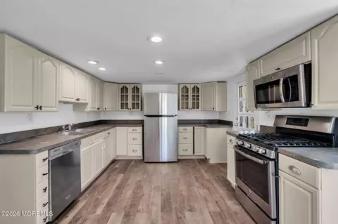 9 Arneytown Hornerstown Rd, Cream Ridge, NJ 08514