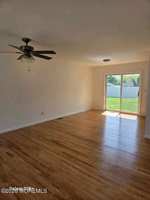 Living - 615 Devon St, Forked River, NJ 08731 photo 2 of 2