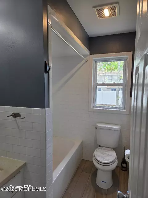 Bath - 615 Devon St, Forked River, NJ 08731 photo 1 of 3
