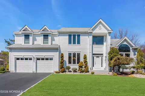 39 Lafayette Mills Rd, Manalapan, NJ 07726