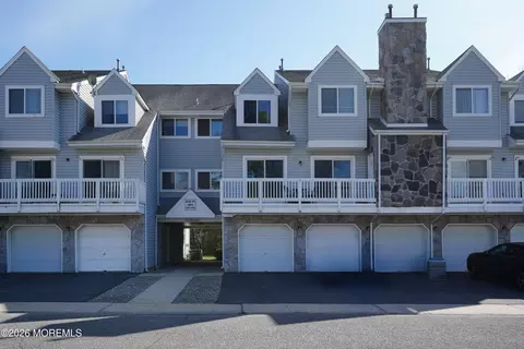 1111 Scarlet Oak Ave, Toms River, NJ 08755