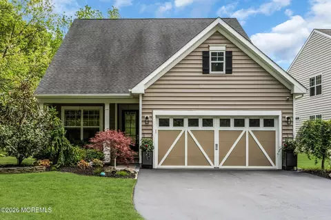 1 Mallard Ct, Howell, NJ 07731
