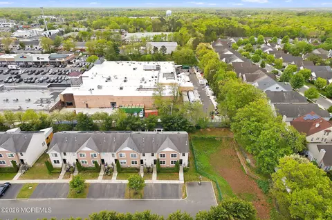 58 Charming Way, Lakewood, NJ 08701