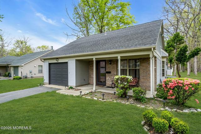 508 Petunia Ln N, Whiting, NJ 08759