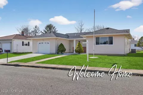 20 Marathon St, Toms River, NJ 08757