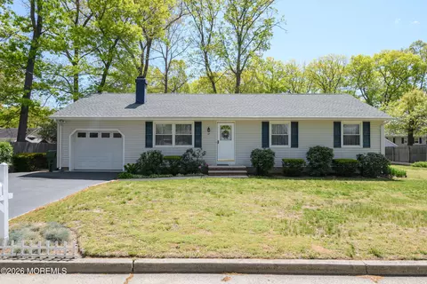 47 Paul Ave, Eatontown, NJ 07724