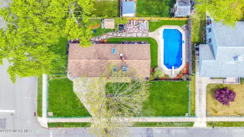 517 Maple St, Lakehurst, NJ 08733