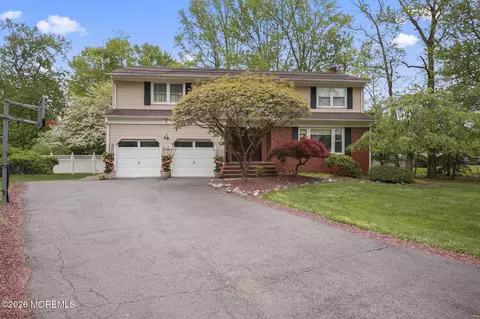 4 Friar Ln, Manalapan, NJ 07726