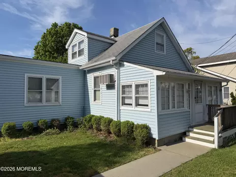 1017 18th Ave, Wall, NJ 07719
