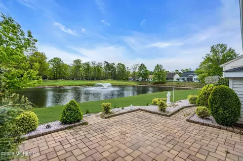 21 Baltusrol Dr, Jackson, NJ 08527