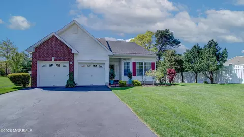 14 Redbud Ln, Howell, NJ 07731