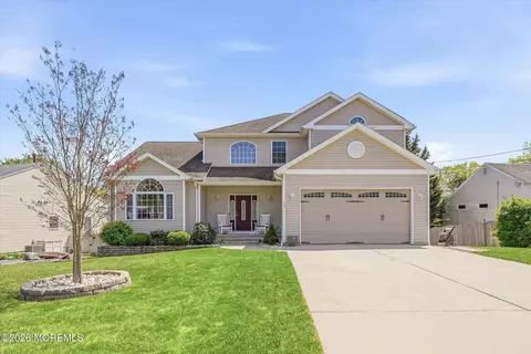 137 Mooring Rd, Manahawkin, NJ 08050