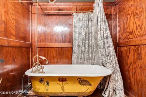 Bath - 657 Valley Rd, Brielle, NJ 08730 photo 4 of 4
