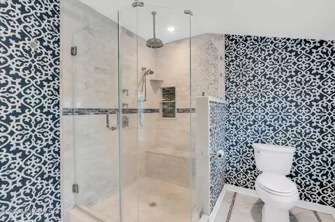 Bath - 657 Valley Rd, Brielle, NJ 08730 photo 2 of 4