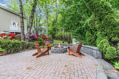 Exterior - 657 Valley Rd, Brielle, NJ 08730 photo 6 of 6