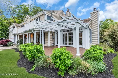 Exterior - 657 Valley Rd, Brielle, NJ 08730 photo 3 of 6