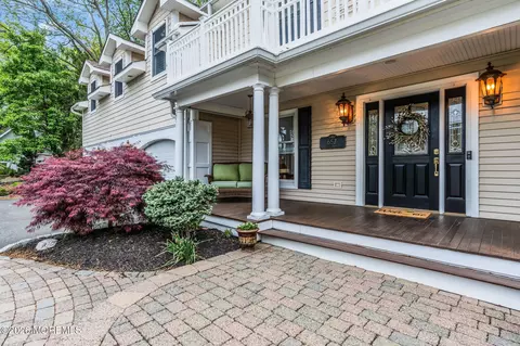 Exterior - 657 Valley Rd, Brielle, NJ 08730 photo 2 of 6