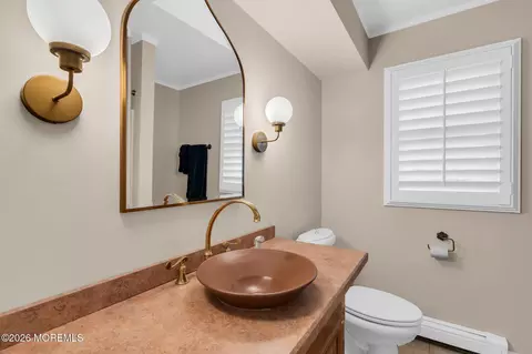 Bath - 657 Valley Rd, Brielle, NJ 08730 photo 3 of 4