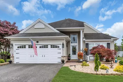 15 Medici Dr, Manchester, NJ 08759
