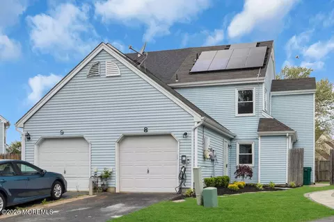 8 Jennings Ct, Freehold, NJ 07728
