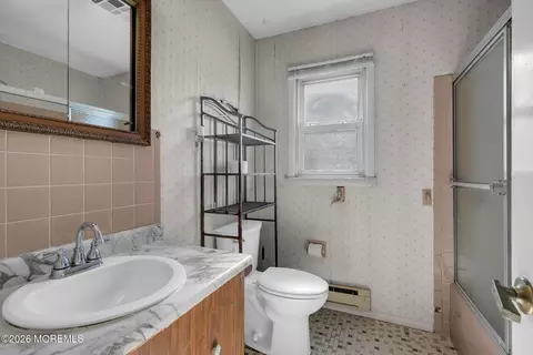 Bath - 7 Lance Dr, Brick, NJ 08723 photo 2 of 2