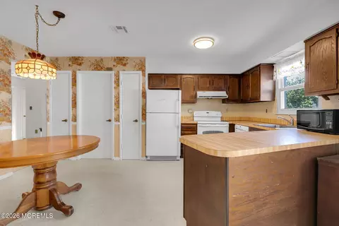 Kitchen - 7 Lance Dr, Brick, NJ 08723 photo 1 of 2