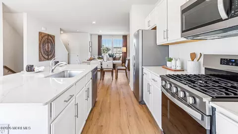 Kitchen - 35 Baybreeze Dr, Waretown, NJ 08758 photo 4 of 4