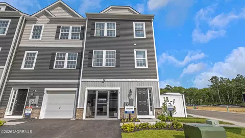 43 Baybreeze Dr, Waretown, NJ 08758